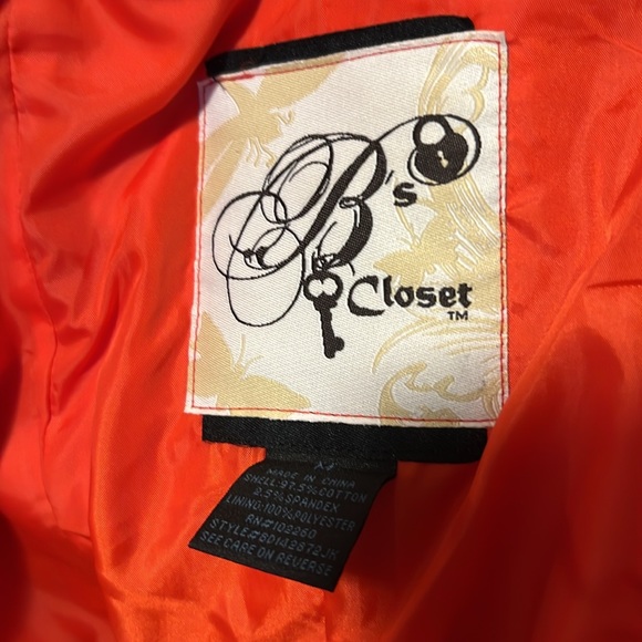 B’s Closet red trench coat size medium - Picture 4 of 5